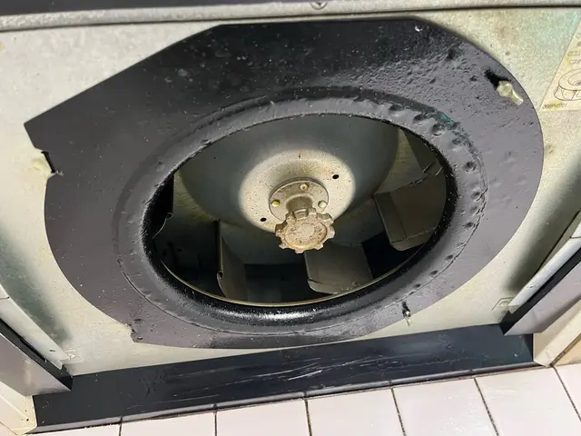 【年末の油汚れリセット】頑固なベトベトも分解洗浄でピカピカ！口コミ高評価店★サービスの画像