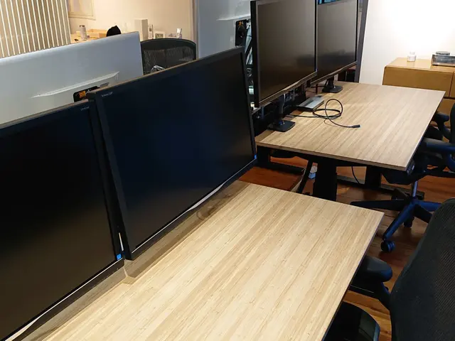 組立実績300件超え！FLEXISPOT他 鬼目ナット加工対応　不用品回収OKサービスの画像