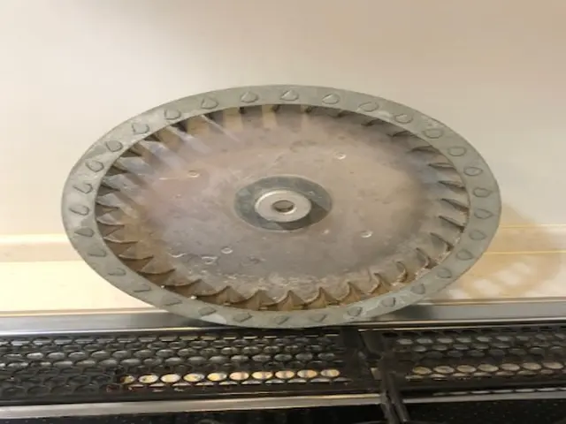 ☆油、埃の汚れを完全分解で取り除きませんか！10000円税込・プロペラタイプですサービスの画像