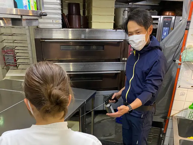 経験豊かな店長がオリジナルベイト剤や様々な施工方法でゴキブリ駆除を行いますサービスの画像