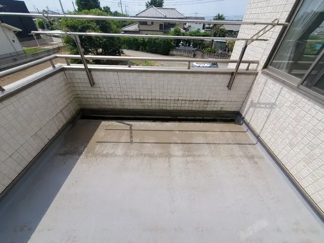 【ベランダ清掃】普段掃除しないベランダを綺麗にします！サービスの画像