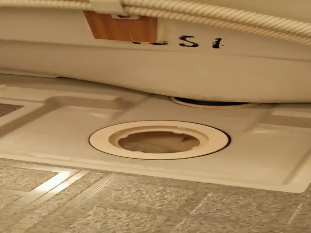 カビ、水垢、石鹸カス、皮脂汚れ、鏡のウロコ、浴槽エプロン内。様々な汚れ一掃しますサービスの画像