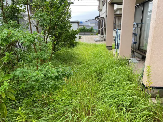 筋肉痛になられる前に、代わりに砂利敷き致します。サービスの画像