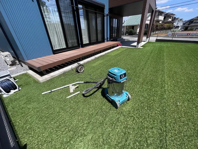 ◆広い場所の落ち葉回収なら重機、ダンプを所有している当社におかせください◆サービスの画像