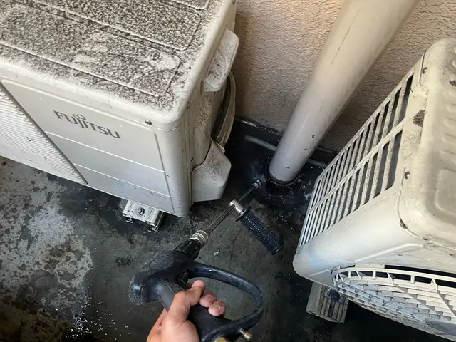 防水屋によるベランダ洗浄！ついでに無料点検！サービスの画像