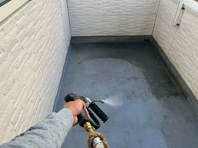 防水屋によるベランダ洗浄！ついでに無料点検！サービスの画像