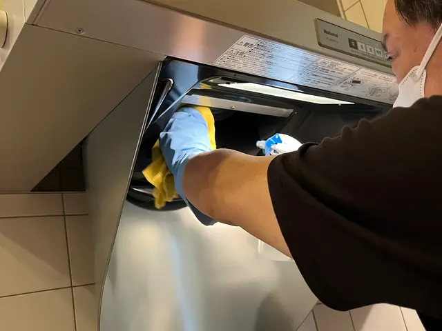 業界歴30年の店長が、ご夫婦で行う水回りクリーニングサービスの画像