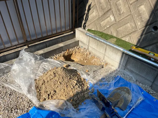 カーブミラー以外でもコンクリートに取り付けお任せくださいサービスの画像