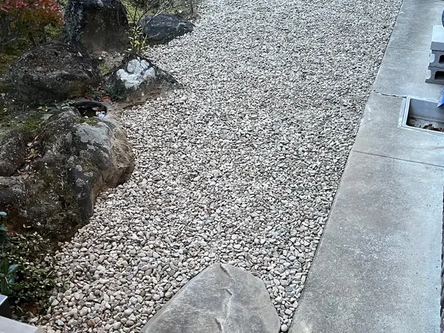 お客様の理想の景観に仕上げます！最適な砂利選定をご相談して決めていきましょう。サービスの画像