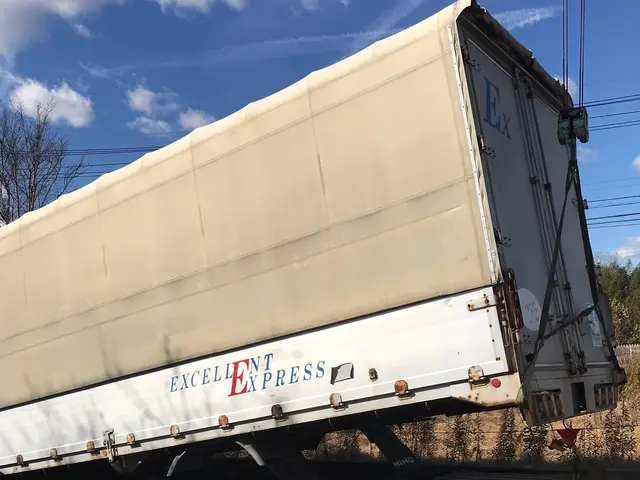 不要になった物置を解体します。サービスの画像