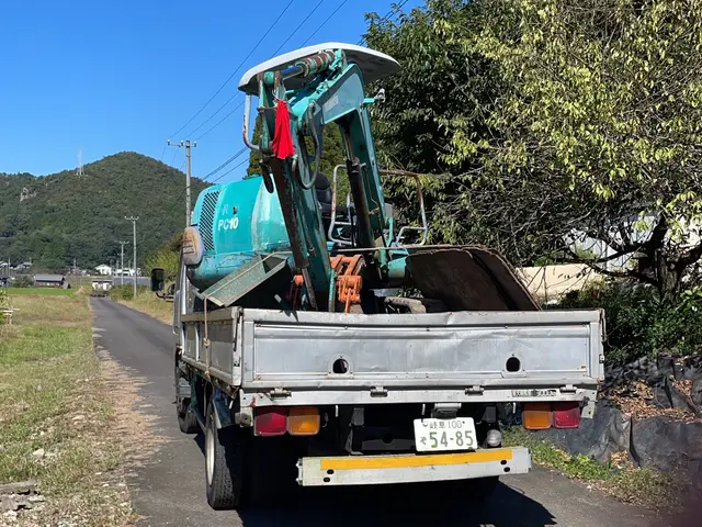 不要になった物置を解体します。サービスの画像