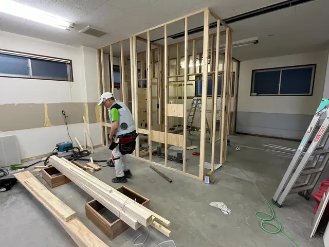 自社の大工が経験と知識を活かして,迅速丁寧に作業いたしますサービスの画像
