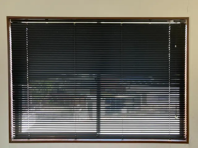 福岡市【カーテンレール取付】ブラインド・ロールスクリーン取り付けサービスの画像