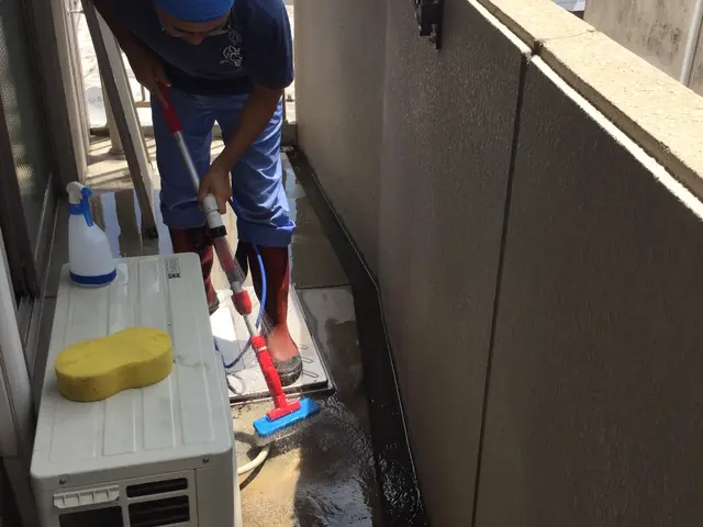 ☆ベランダ・バルコニークリーニング☆【損保加入済】作業外注なし私がお伺いします☆サービスの画像