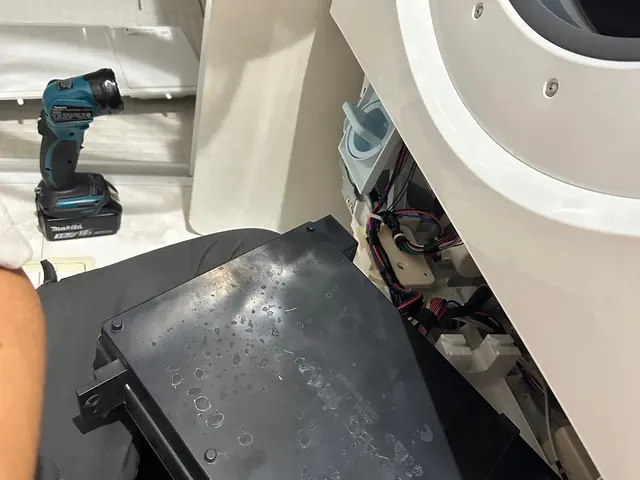 ◎即日対応◎つまり清掃◎歯ブラシなど取ります◎エラー修理◎電気工事士サービスの画像