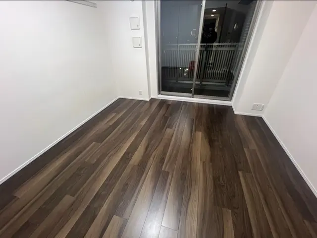 床の張り替えは内装のプロにお任せくださいサービスの画像