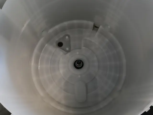 見た目はキレイでも、洗濯機の中は想像以上に汚れています。カビ・臭い・ぬめり除去!サービスの画像