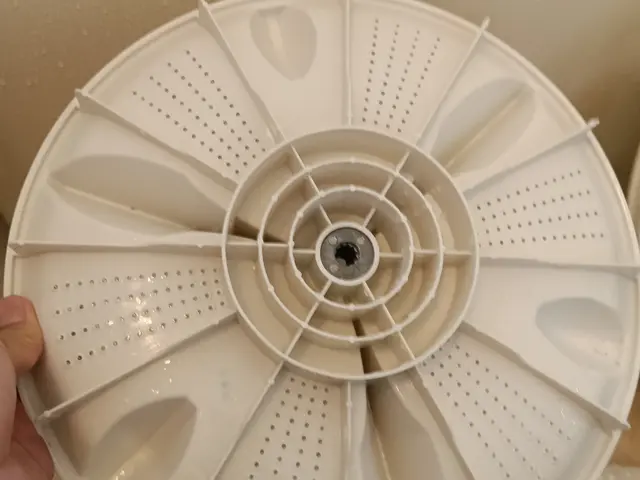 見た目はキレイでも、洗濯機の中は想像以上に汚れています。カビ・臭い・ぬめり除去!サービスの画像