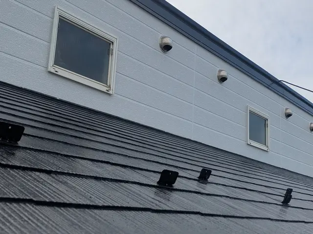 シリコン塗料、ラジカルシリコン塗料、フッ素塗料、無機塗料等メニューございます。サービスの画像