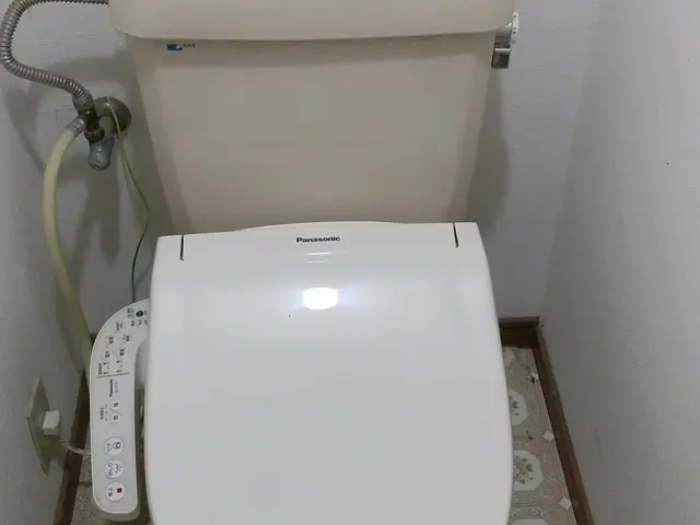 【岡山県発】あなたの家の　お掃除便利屋さん　真っ白なトイレ仕上げです。サービスの画像