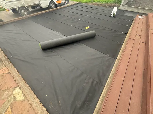 [防草シート]現地見積もり無料です！既存砂利への施行も可能です！サービスの画像