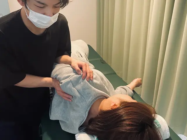 肩こり腰痛ねこ背にカイロプラクティック！サービスの画像