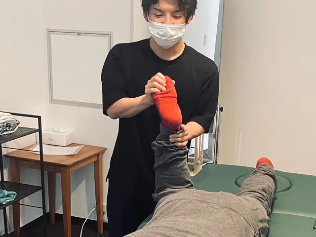 肩こり腰痛ねこ背にカイロプラクティック！サービスの画像