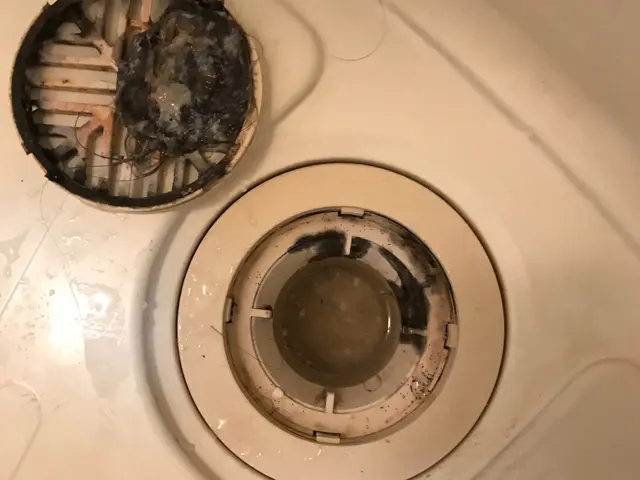 長年たまった頑固な汚れをスッキリ洗浄します。サービスの画像