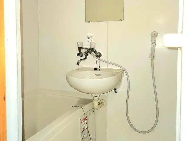 こだわりの薬剤、道具で徹底清掃◎徹底養生◎床に直接物を置きません◎保険加入◎サービスの画像