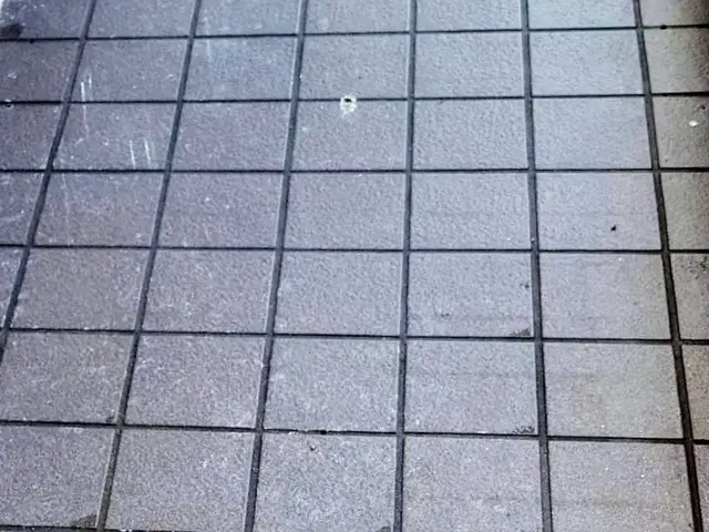 駐車場の高圧洗浄サービスの画像