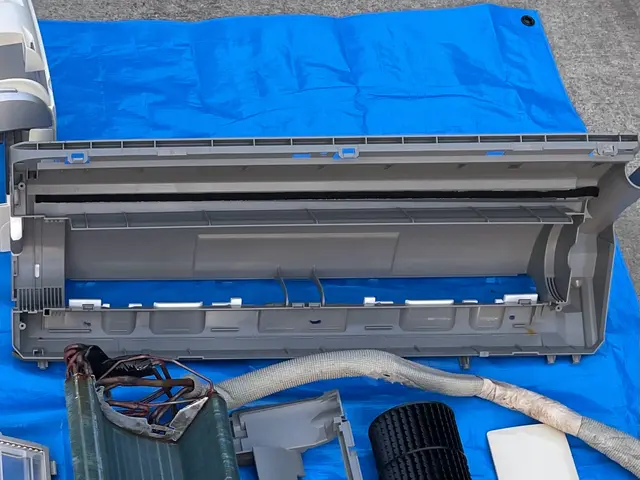 【本当の完全分解クリーニング】壁から一旦外しての本当の完全分解洗浄で新品同様に！サービスの画像