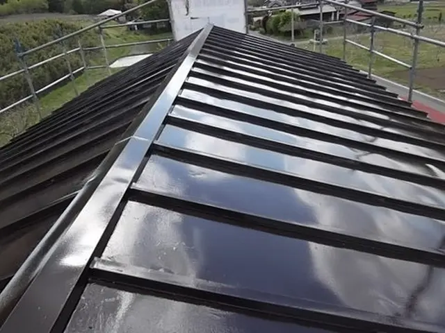 トタンの屋根塗装はお任せください！サービスの画像