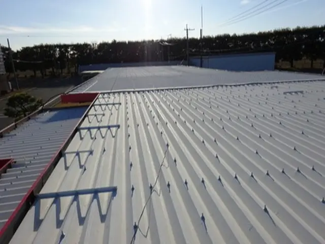 トタンの屋根塗装はお任せください！サービスの画像