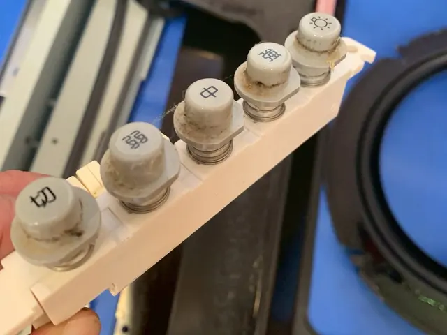 【面倒なギトギト油はお任せください】レンジフードクリーニング♬サービスの画像