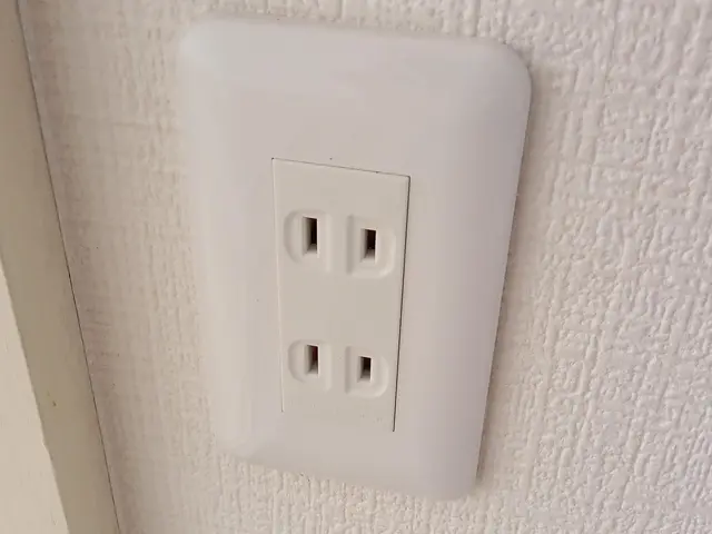壁のスイッチ修理・交換・増設、電源コンセント修理・交換・増設サービスの画像