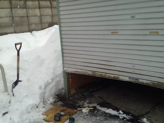 シャッター修理（手動）サービスの画像