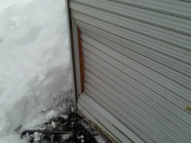 シャッター修理（手動）サービスの画像