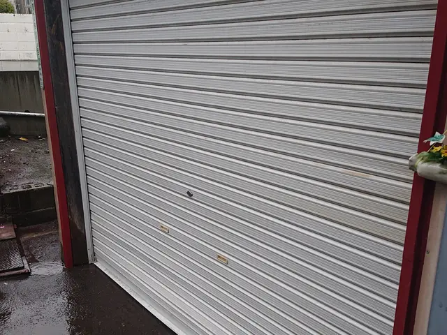 シャッター修理（手動）サービスの画像