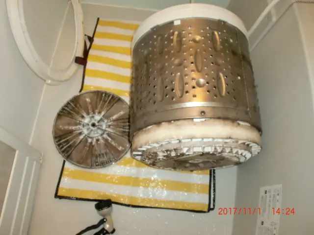 洗濯機クリーニング＊　ドラム式不可、日立製は不可、洗濯容量5㎏迄乾燥機能なしの物サービスの画像