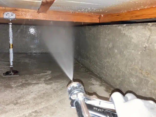 シロアリ駆除で安心の5年賠償保証。お客様のご予算にも対応しますサービスの画像