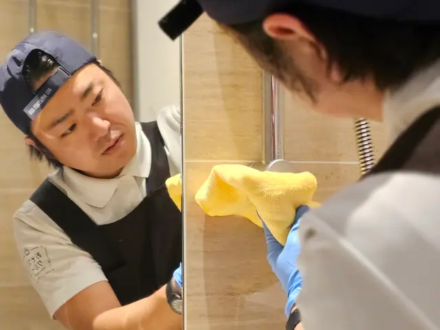 【くらまアワード3年連続受賞】鏡の研磨&防カビコート無料！！渋谷区から伺いますサービスの画像