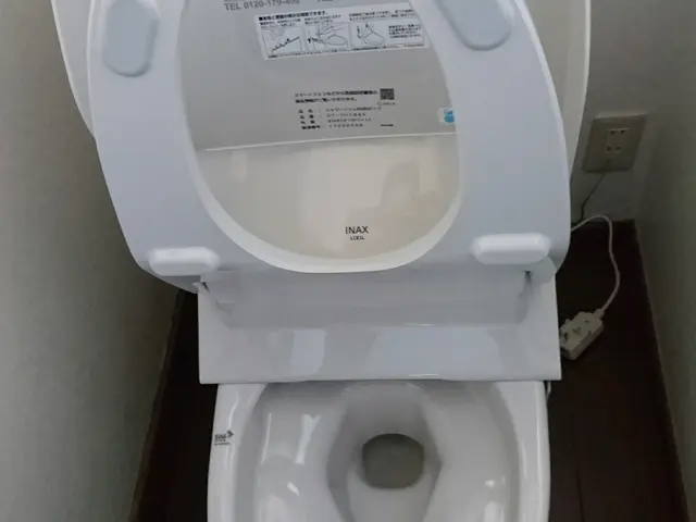 トイレクリーニング　夫婦でお伺い　駐車場代無料サービスの画像