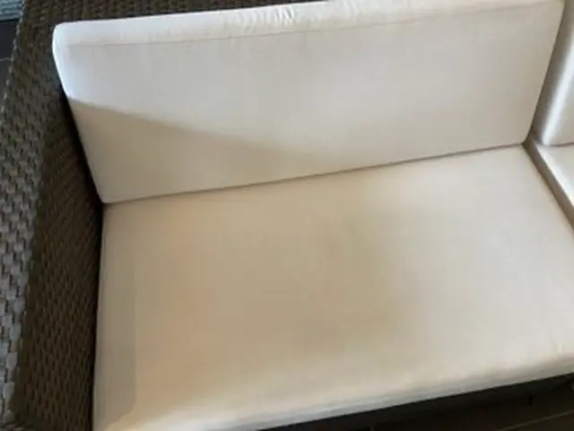 夜間・早朝対応可能◎病院や店舗施設経験あり◎座面の汚れ・臭いを徹底除去！サービスの画像