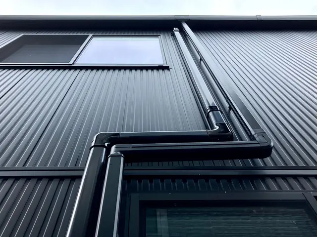 業界歴29年、非喫煙者の第1種電気工事士が誠実・丁寧に施工します！インボイス対応サービスの画像