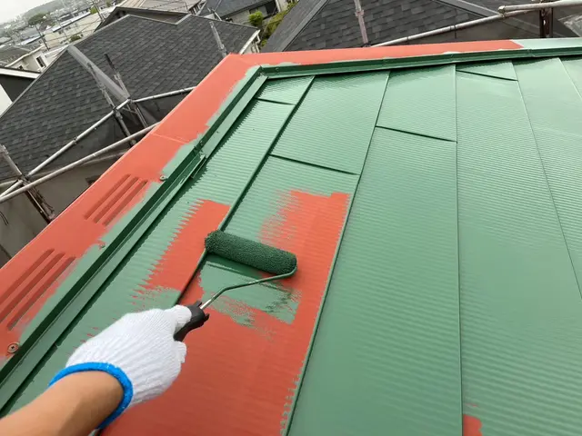 トタン屋根｜足場込み ケレン徹底×錆止め重視塗装サービスの画像