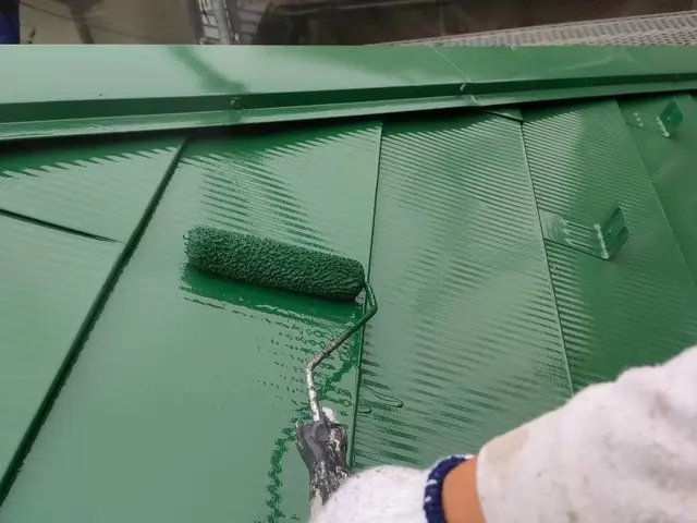 トタン屋根｜足場込み ケレン徹底×錆止め重視塗装サービスの画像