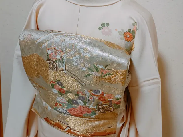 経験豊富な1級着付け技能士による丁寧な出張着付け！