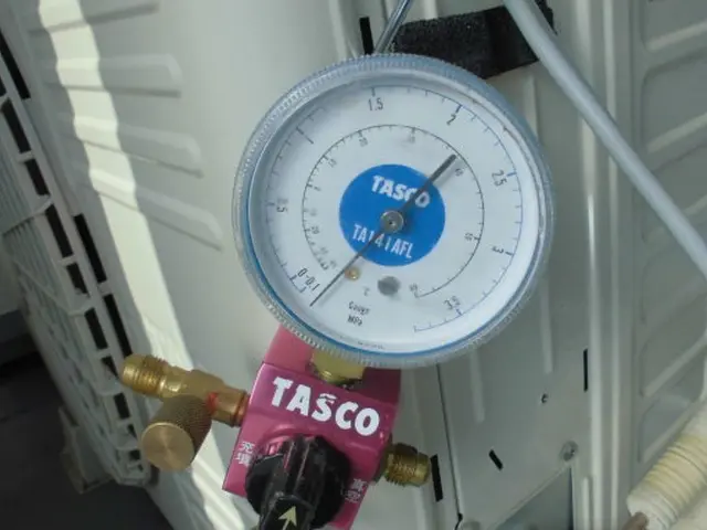 当店で処分のエアコンのみ対応　処分無料　取り外し後の簡易清掃有　複数台割引有サービスの画像