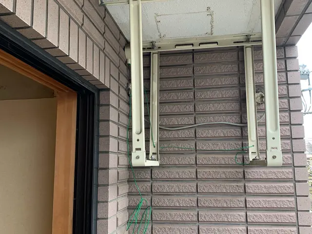 当店で処分のエアコンのみ対応　処分無料　取り外し後の簡易清掃有　複数台割引有サービスの画像