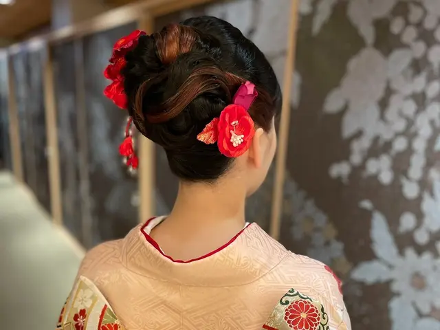 《現役ブライダルヘアメイク着付師》ヘアセット込み☆ 早朝料金なし